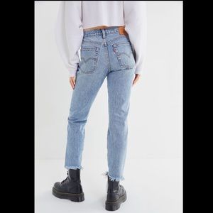 Levi’s Wedgie Straight Ankle Jeans
